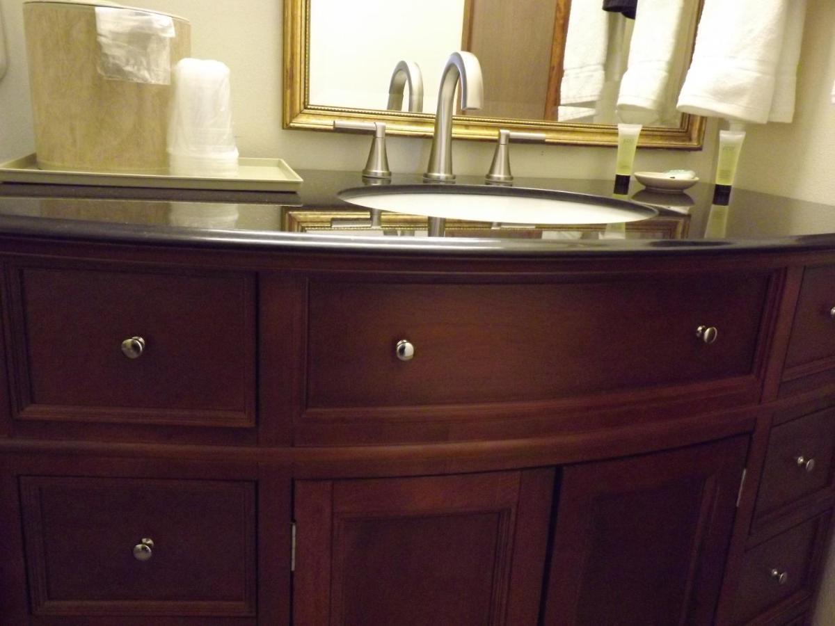 Crest Country Inn Williamsburg Экстерьер фото