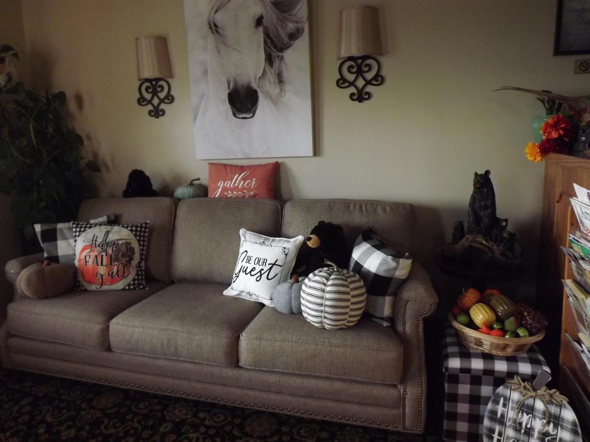 Crest Country Inn Williamsburg Экстерьер фото