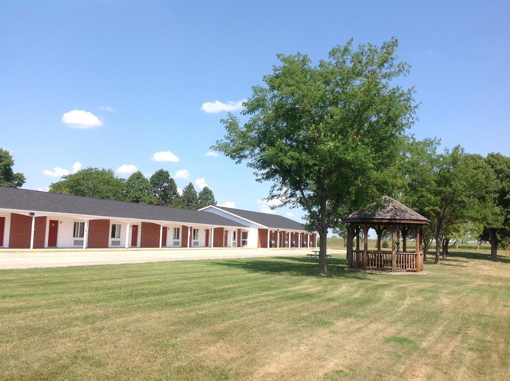 Crest Country Inn Williamsburg Экстерьер фото